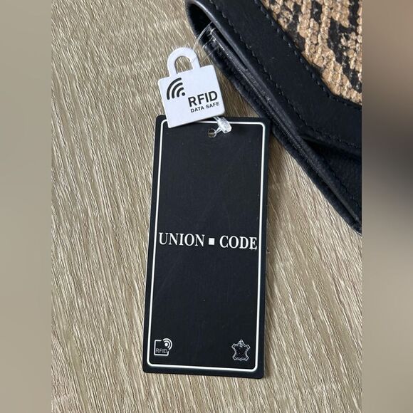 NWT … UNION CODE “RFID” Data Safe Wallet - Picture 4 of 4